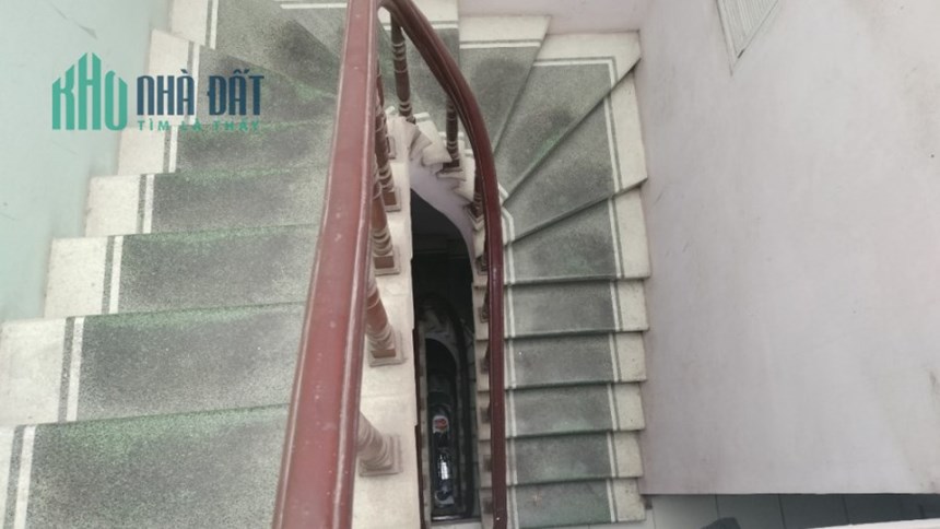 Bán nhà đường Cầu Giấy, Cầu Giấy. 56m2x5; giá 7.4 tỷ. Phương