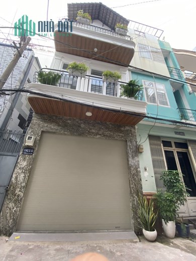 Định cư nước ngoài nên Bán Gấp căn nhà.Đường Trường Sa, DT: 4.1x16.5,Kc 4 tầng Giá 11.9 tỷ