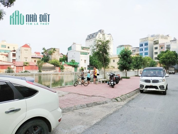 Bán gấp nhà bể bơi La Khê, Hà Đông, 30m2, 5 tầng ô tô đỗ cửa giá 3.x tỷ