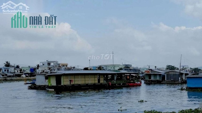 Bán NHÀ NGHỈ ĐANG KINH DOANH 1 trệt 2 lầu 10 phòng mặt tiền đường Nguyễn Việt Dũng. Gần bên địa