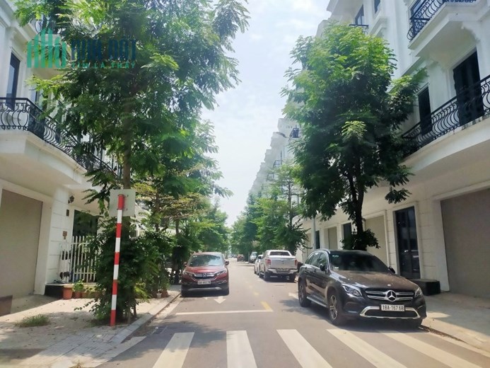 NHÀ THẬT - GIÁ THẬT - ẢNH THẬT 100% BÁN THẬT BÁN NHÀ  LUXURY KIẾN HƯNG HÀ ĐÔNG

  DIỆN TÍCH