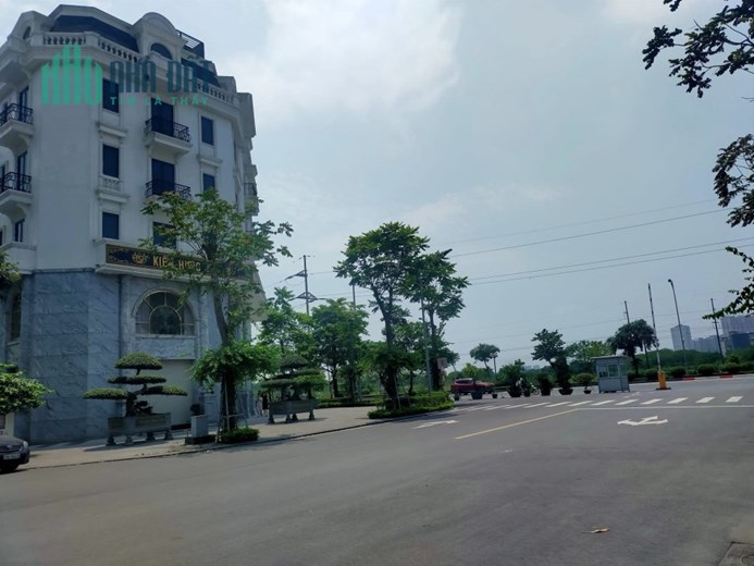 NHÀ THẬT - GIÁ THẬT - ẢNH THẬT 100% BÁN THẬT BÁN NHÀ  LUXURY KIẾN HƯNG HÀ ĐÔNG

  DIỆN TÍCH