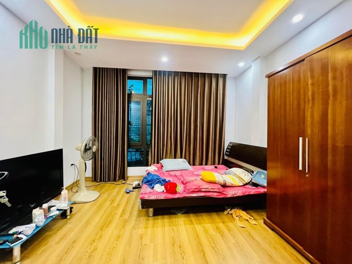 BÁN NHÀ PHÂN LÔ PHƯƠNG MAI, ĐỐNG ĐA, Ô TÔ ĐỖ CỬA, ĐẸP, 45M2*5T* MT 4.5M*7.5 TỶ.