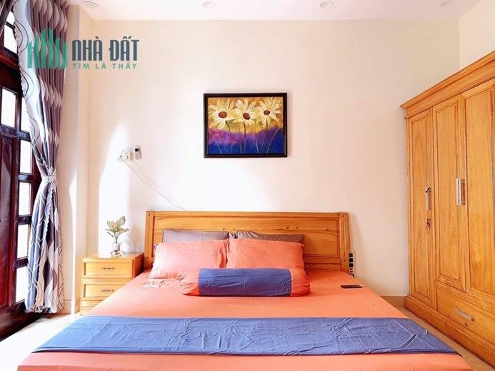 Nhà Huỳnh Văn Bánh PN , HXH 8m ,4.8 /6 x 18m, 4 Tầng , 6 PN Giá 16 Tỷ