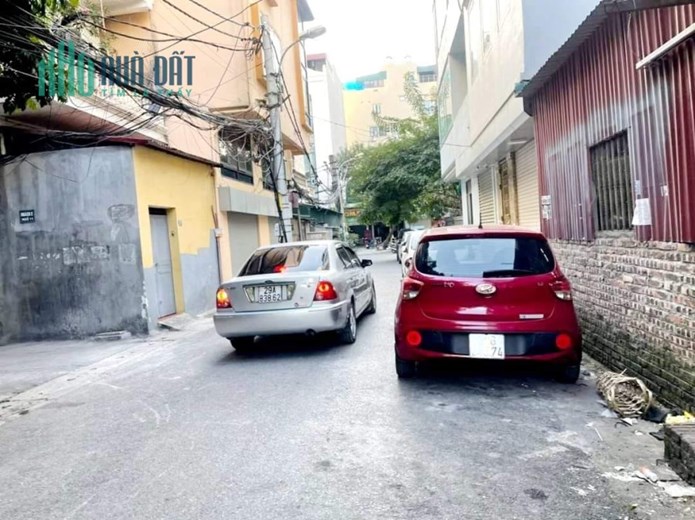 Chủ nhà nhờ bán gấp nhà mới phố Tô Hiệu giá chỉ 4 tỉ