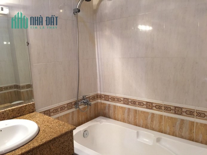 Cho thuê gấp nhà nguyên căn 6PN mặt tiền ngay Hà Đô Centrosa giá cực tốt