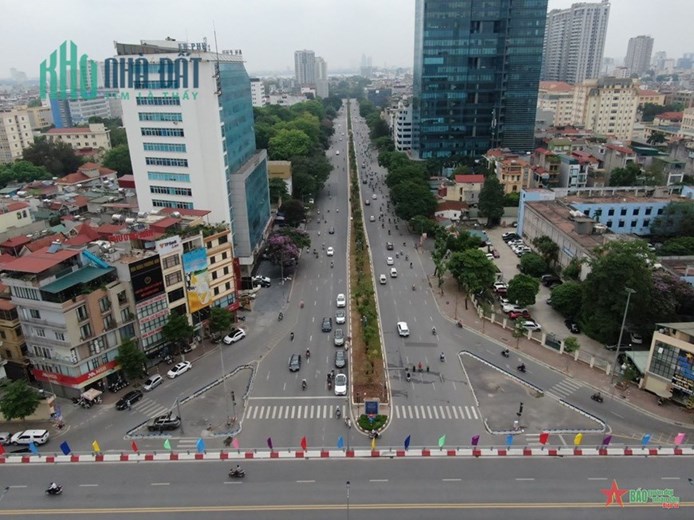 MẶT PHỐ HOÀNG QUỐC VIỆT – CẦU GIẤY. 42m2, MT 5.2m, nở hậu. DÃY LẺ