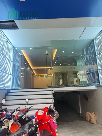 Cho thuê văn phòng rộng đẹp 160m2 thoáng mát đầy đủ tiện nghi, ngay mặt phố Bà Triệu - Hai Bà Trưng