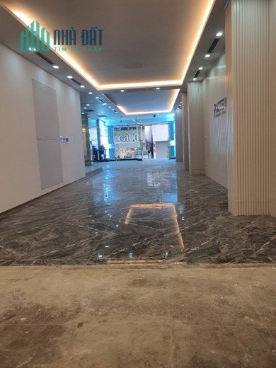 Cho thuê văn phòng rộng đẹp 160m2 thoáng mát đầy đủ tiện nghi, ngay mặt phố Bà Triệu - Hai Bà Trưng