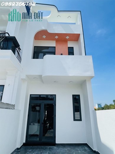 Bán nhà lầu sau chợ Phú Mỹ_ mới 100% vào full nội thất