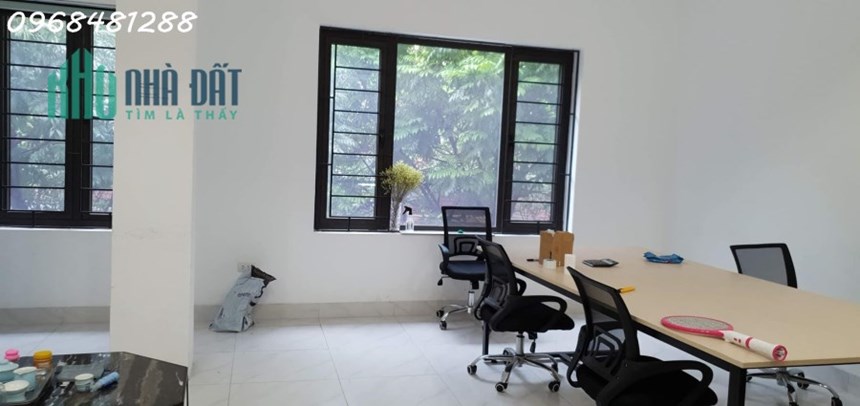 Cho thuê gấp nhà mặt phố Văn Quán 90m xây 5 tầng vỉa hè kinh doanh giá 40 triệu/ tháng