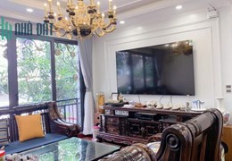 - Chính chủ cần bán nhà phân lô ngõ 376 Đường Bưởi dt 65/75 m x 4 t đẹp giá 16 tỷ