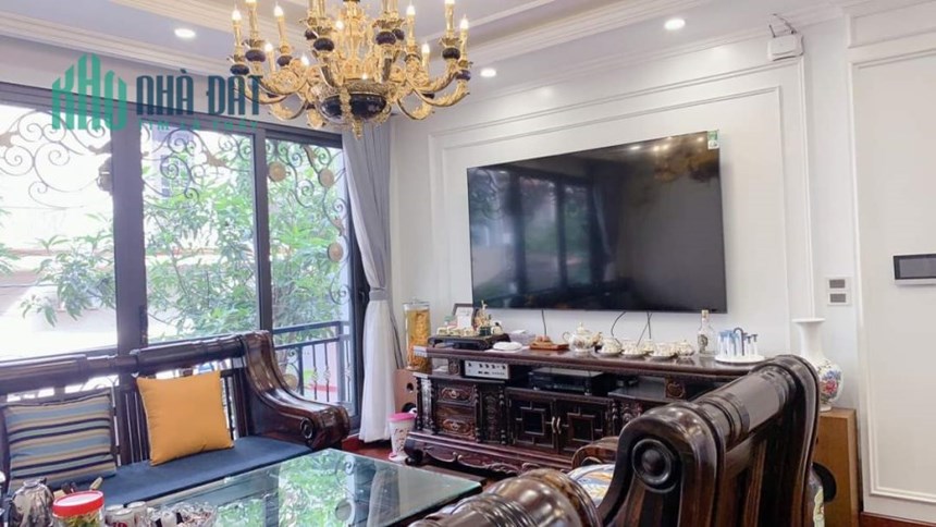 - Chính chủ cần bán nhà phân lô ngõ 376 Đường Bưởi dt 65/75 m x 4 t đẹp giá 16 tỷ