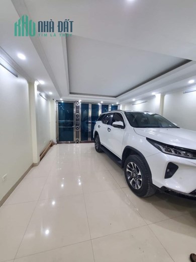 Bán nhà Phố Nguyễn Khánh Toàn, 2 thoáng, ô tô vào nhà, Kinh doanh, ô chờ thang máy 63m2, chỉ 11 tỷ