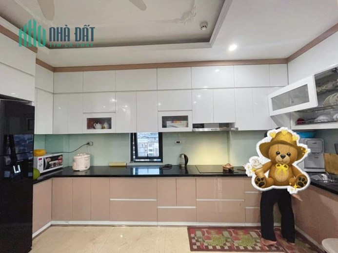 Bán nhà Phố Nguyễn Khánh Toàn, 2 thoáng, ô tô vào nhà, Kinh doanh, ô chờ thang máy 63m2, chỉ 11 tỷ