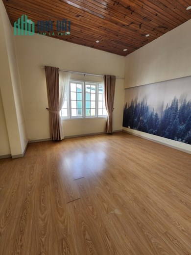 Gấp Gấp...... Cho Thuê gấp Biệt Thự ngay trung tâm đường Pastuer, Đà Lạt giá chỉ 18 triệu/tháng