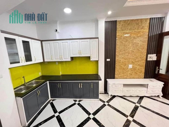 📣📣📣NHÀ LÊ TRONG TẤN, NHÀ MỚI ĐẸP, NGÕ RỘNG Ô TÔ ĐỖ CỔNG,DIỆN TÍCH 30m2,5 TẦNG, GIÁ 2,85 TỶ.