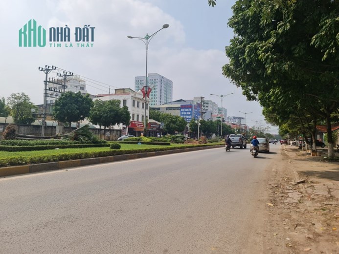 Bán lô đất TMDV mặt Nguyễn Tất Thành , Định Trung 4520m2, giá: 55 tỷ.Liên hệ: 0986.454.393