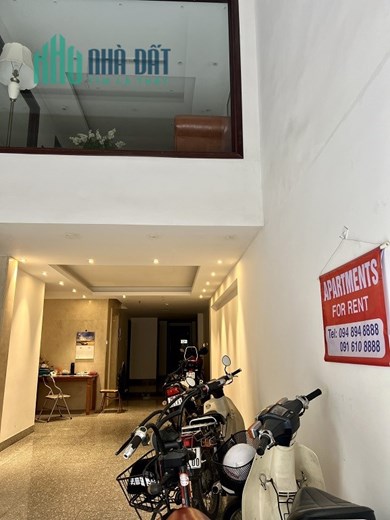 Chính chủ cần cho thuê căn hộ cao cấp thuộc tòa building tọa lạc tại phố Liên Trì, quận Hoàn Kiếm,