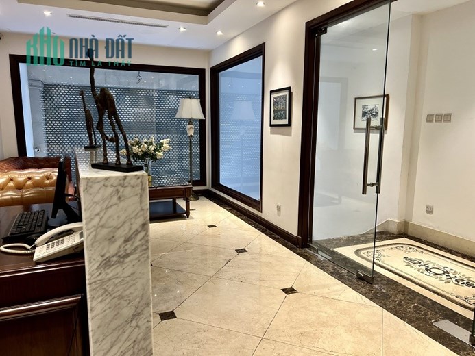 cần cho thuê căn hộ cao cấp thuộc tòa building tọa lạc tại phố Liên Trì, quận Hoàn Kiếm, Hà Nội