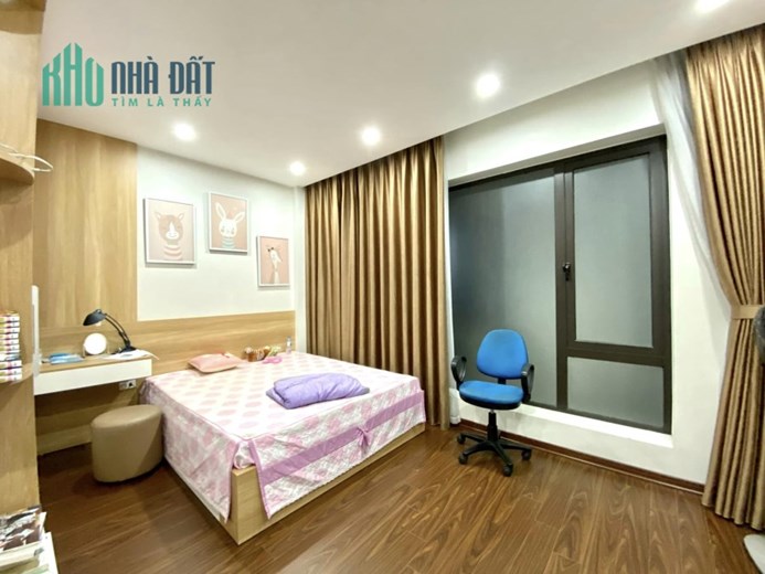 Bán nhà ngõ 193 Bồ Đề, 36m x 5T, oto đỗ cửa giá 3 tỷ 7 LH: 0936123469