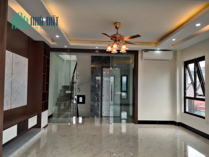 Bán nhà chính chủ phân lô quân Đội phố Thái Thịnh dt 35 m2 x 8 t ô tô đỗ cửa giá 8 tỷ