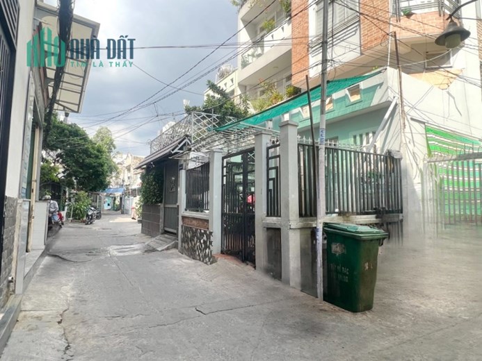 Nhà bán 3 Tầng hẻm ô tô Dương Bá Trạc P1Q8 giá 4 tỷ8