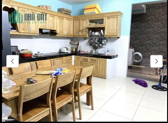 Bán nhà Tân Phú, 83m2, 1 trệt 1 lửng ( lửng lót sàn gỗ )2 PN, 2WC, HẺM XE HƠI, sát mặt tiền đường,
