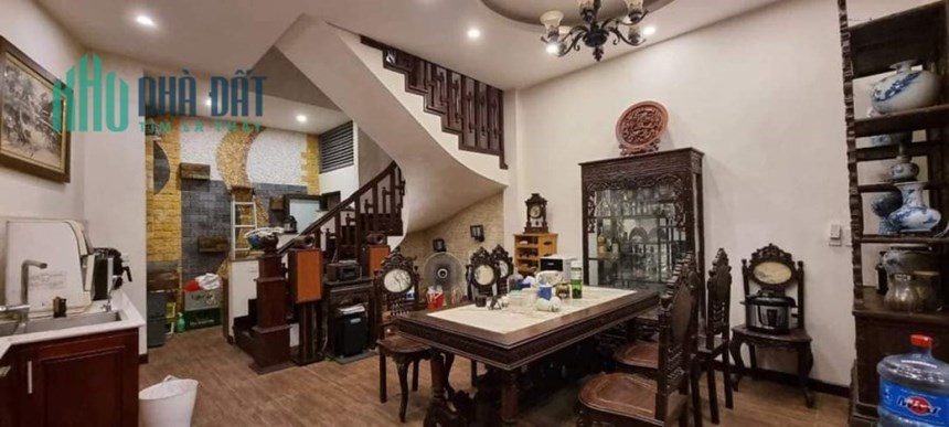 Bán căn nhà 97m2 phố Âu Cơ, Tây Hồ Gara 2 Ô tô Vỉa hè Kinh doanh đỉnh 9.8 Tỷ
