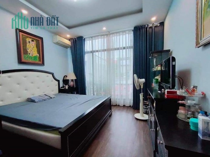 Bán ngôi nhà 97m2 phố Âu Cơ, Tây Hồ Ngõ Ô tô tránh Vỉa hè Kinh doanh vô đối 9.7 Tỷ