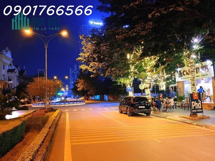 Bán Biệt Thự Siêu Vip, Thành Phố Giao Lưu, Quận Nam Từ Liêm, 189m x 4 T, Gía 39 tỷ.
