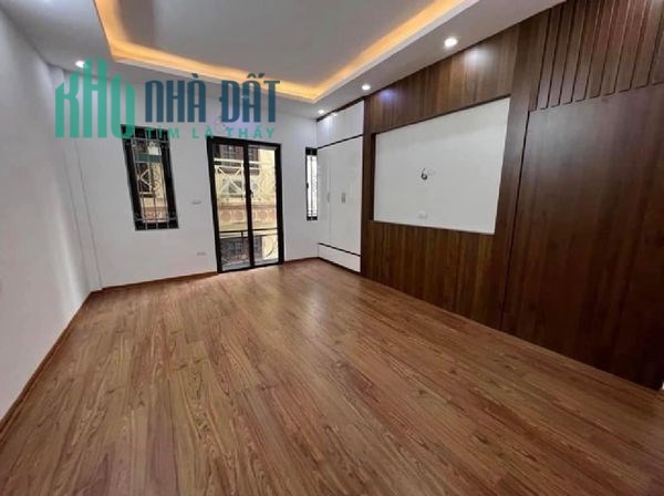 Cần bán gấp nhà mới kong 40m 5 tầng phố Văn Cao giá quá tôt