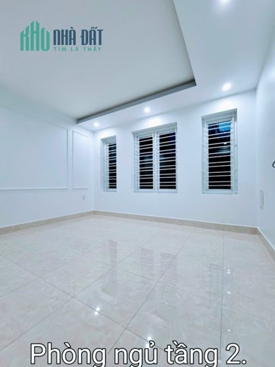 Bán nhà ngõ 96 Chợ Hàng thông Hồ Sen, diện tích 43m 3.5 tầng GIÁ 2.65 tỉ ngõ nông