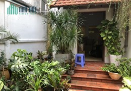 Cho thuê biệt thự 4/9 Quốc Hương, Thảo Điền, Quận 2. TP thủ đức. DTKV 10x20 trệt lầu, sân vườn