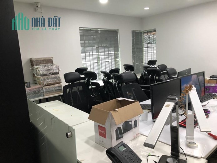 Cho thuê biệt thự 4/9 Quốc Hương, Thảo Điền, Quận 2. TP thủ đức. DTKV 10x20 trệt lầu, sân vườn