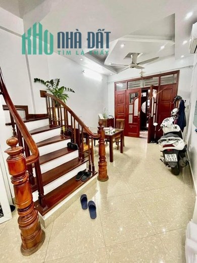 CHỈ HƠN 4 TỶ NHÀ ĐẸP THOÁNG FUN NỘI THẤT XỊN SÒ KHÁCH VỀ Ở LUÔN DT:36M2 4 TẦNG MT: 3.6M 4 PHÒNG NGỦ