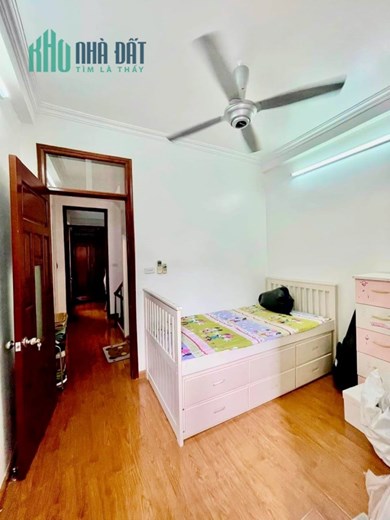 CHỈ HƠN 4 TỶ NHÀ ĐẸP THOÁNG FUN NỘI THẤT XỊN SÒ KHÁCH VỀ Ở LUÔN DT:36M2 4 TẦNG MT: 3.6M 4 PHÒNG NGỦ