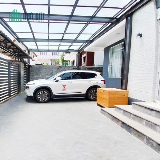 Villa Trần Quý Cáp, Phường 9, Đà Lạt, chỉ 18.5 tỷ, 248 m2, sổ riêng, sân đậu xe ô tô