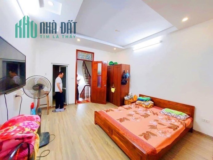 BÁN NHÀ HOÀNG CẦU Ô TÔ ĐỖ CỔNG (7M)-SỔ NỞ HẬU 42M 5TY05