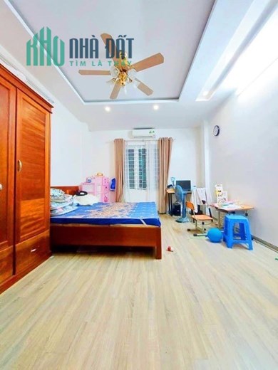 BÁN NHÀ HOÀNG CẦU Ô TÔ ĐỖ CỔNG (7M)-SỔ NỞ HẬU 42M 5TY05