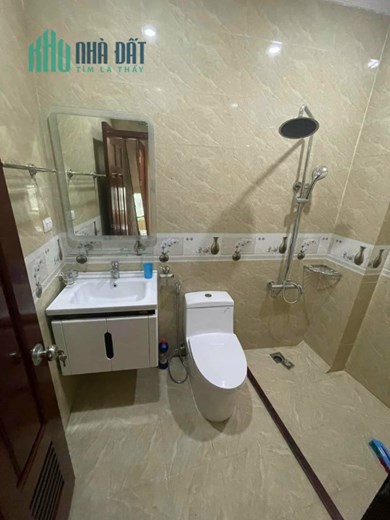 Gấp! Bán nhà Đỗ Đức Dục, 39m2, nhà thoáng sáng, 3 ô tô tránh gần, 4 tỷ 3