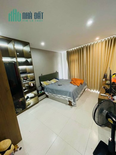 Gấp! Bán nhà Đỗ Đức Dục, 39m2, nhà thoáng sáng, 3 ô tô tránh gần, 4 tỷ 3