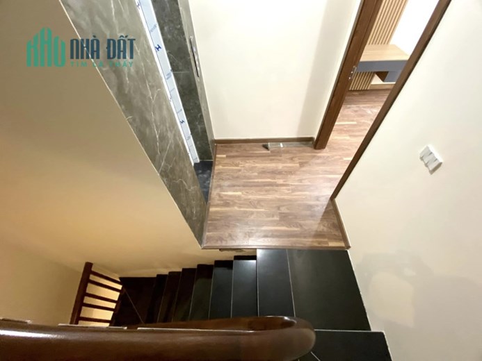 Bán ngôi nhà 34m2 Mặt phố Âu Cơ, Tây Hồ Gara Ô tô Thang máy XỊN Kinh doanh đỉnh cao 10.5 Tỷ