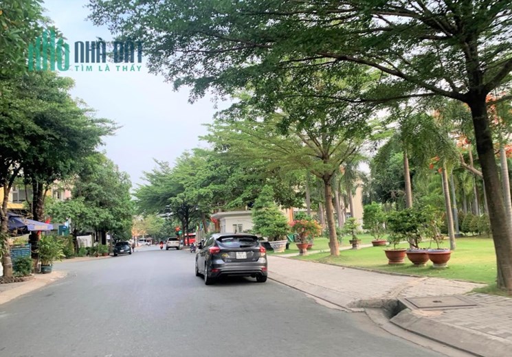 BIỆT THỰ QUẬN 7 KHU DÂN CƯ PHÚ MỸ THÔNG NGUYỄN LƯƠNG BẰNG - CÓ HỒ BƠI