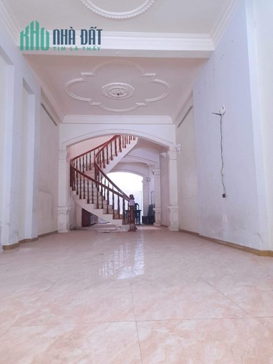 Nhà HXH ngay Công viên Lê Thị Riêng, 93m2 3 Tầng, khu VIP, 12.9 Tỷ TL