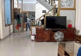 Nhà  mặt tiền, cạnh công viên thoáng mát, khu vực đông dân cư, gần bến xe Đà Nẵng