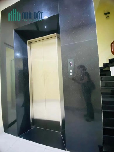 Bán Nhà Mặt Tiền Nguyễn Chí Thanh Phường 12 Quận 5 Giá 35.9 Tỷ.