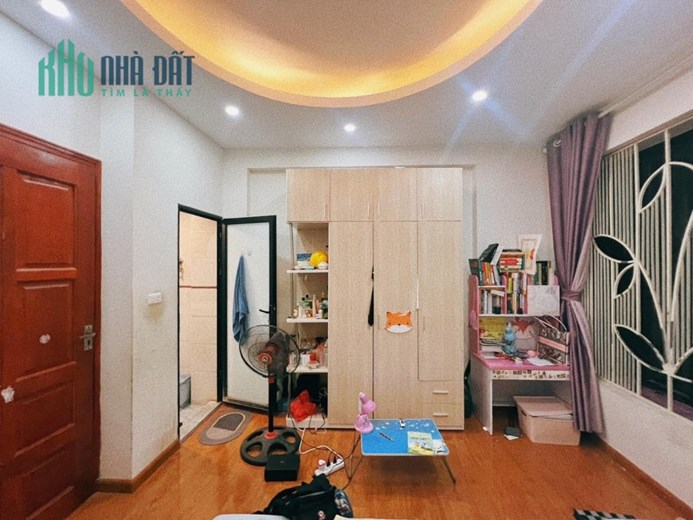 Trung Kính-Cầu Giấy 42mx5 tầng-6PN khép kín-gần ô tô-chủ tặng đồ.nhà đẹp- gần phố