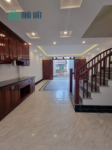 BÁN NHÀ THẠCH BÀN 45 M 6 TẦNG CHỈ 4.5TỶ  Ô TÔ  ĐỖ CỬA, NHÀ ĐẸP, GẦN AEON MAIL