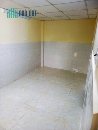Bán nhà nhỏ 1T1L1L 2PN SHR đường 4 Linh Tây